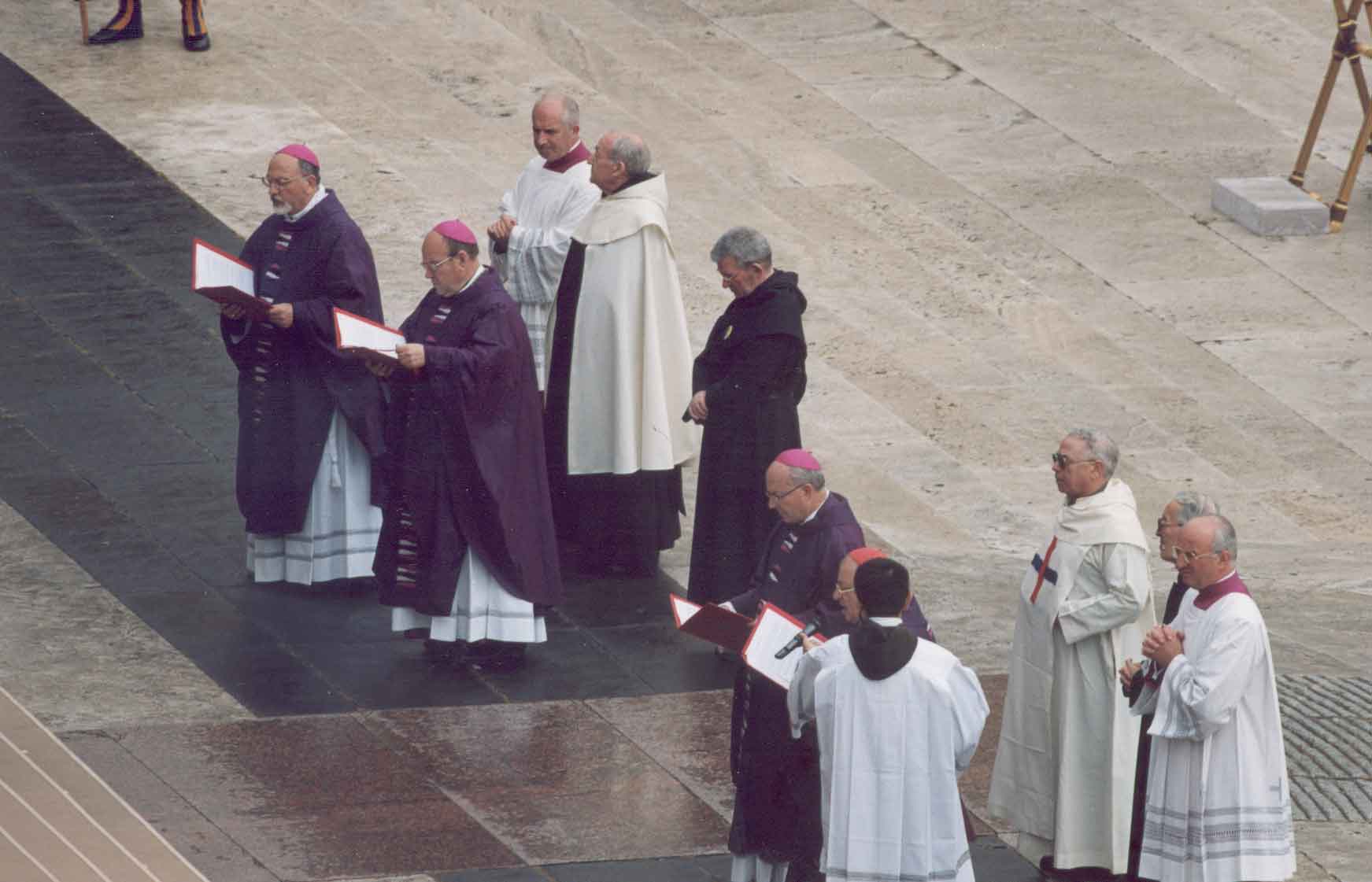 Il Vescovo di Ragusa, presenta Madre Candida